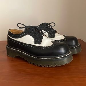 DR MARTIN 3989 BEX SMOOTH BROGEU SHOES